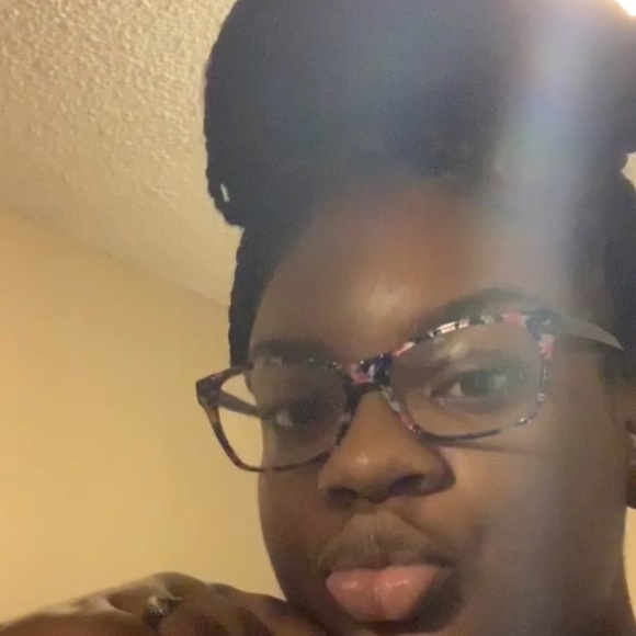 Meet your Posher, Breyonna - Picture 1 of 1